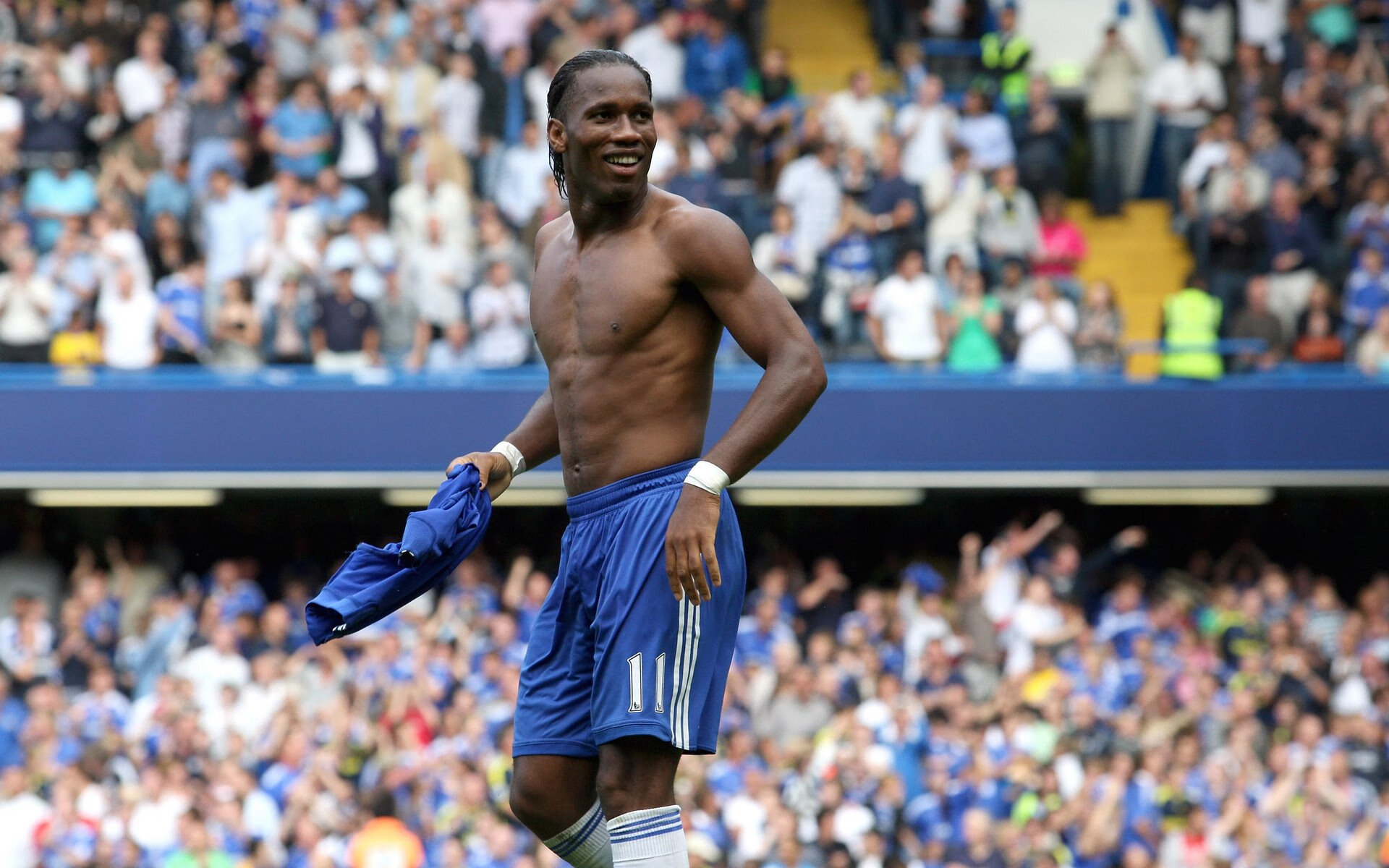 特朗普回应泽连斯基请求：正考虑提供远程导弹